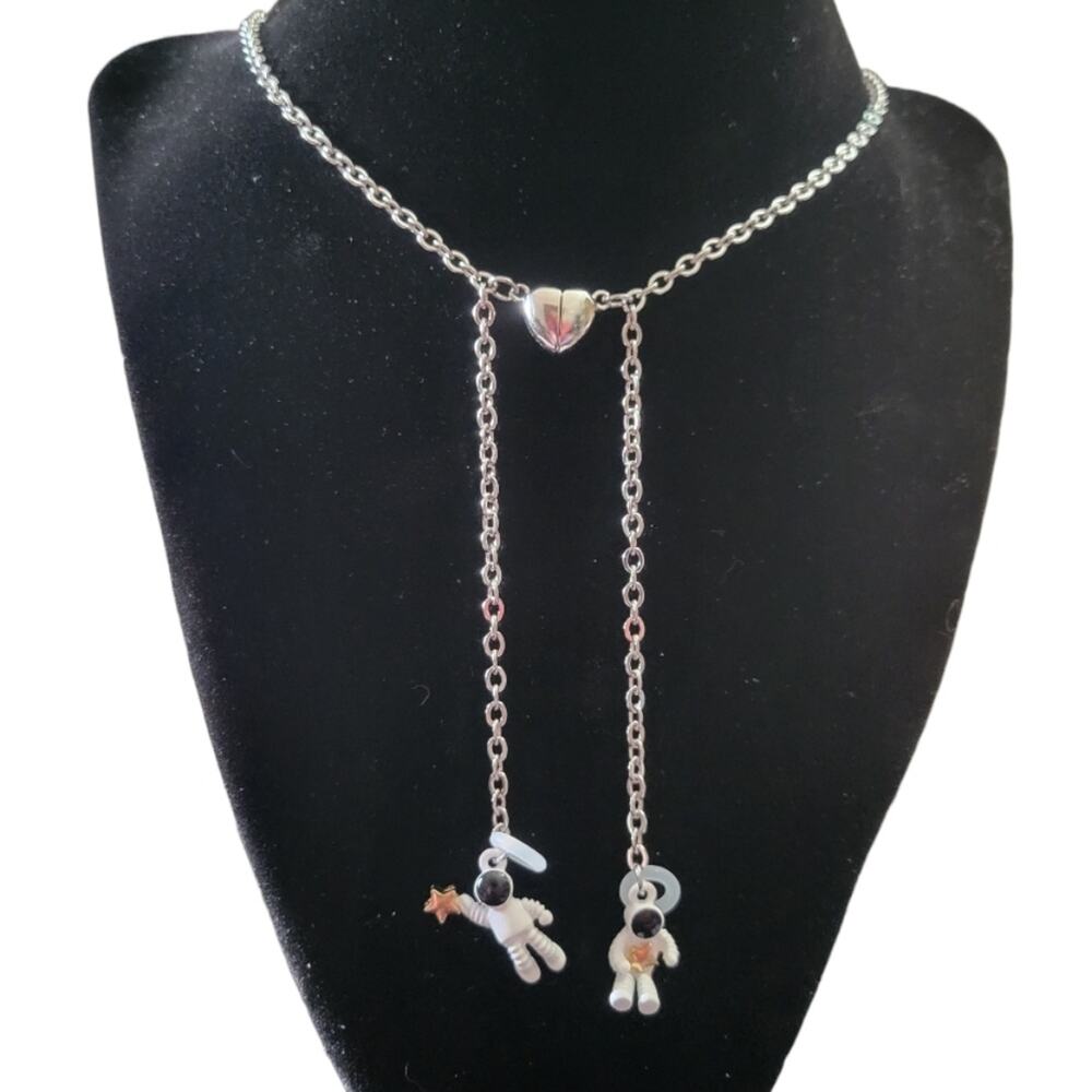 Cute astronaut earbud lanyard necklace